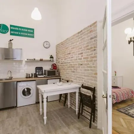 Kiraly Street アパート