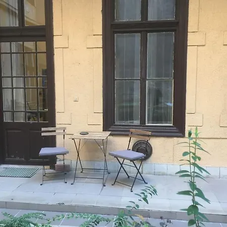 Kiraly Street Apartment *